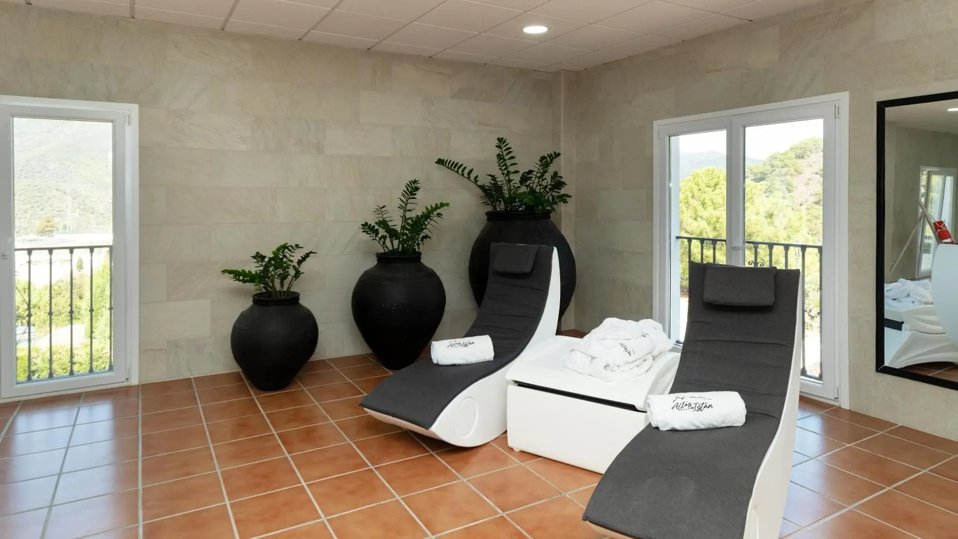 Hotel Altos De איסטן